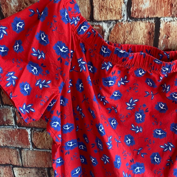 Off the shoulder top - Picture 2 of 3